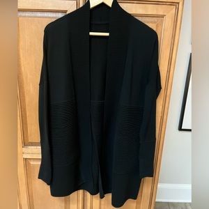 Lululemon wrap with thumb hole